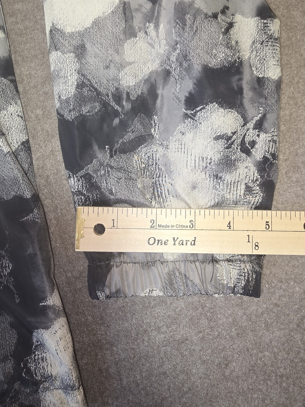 Original Use Gray & White Floral Windbreaker Medium - Picture 15 of 16